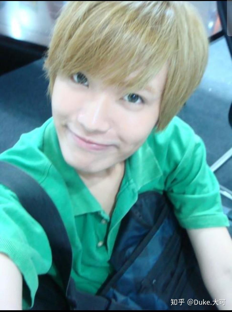 男生适合亚麻青色发色吗有图吗