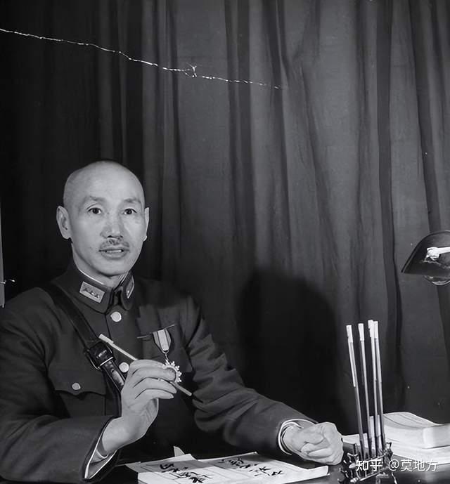 蒋介石去世后，为何不传位给蒋经国，而是传给了无实权的严家淦？ - 知乎