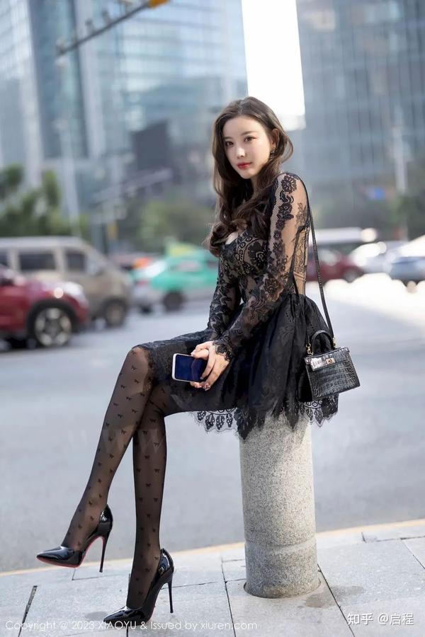 [性感] 女神杨晨晨Yome黑丝蕾丝连衣短裙丰腴身材写真 - 知乎