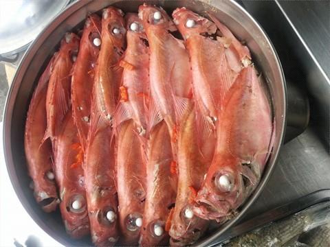 红目鱼也叫大眼鱼,肉质有弹性,非常鲜美,是海水鱼