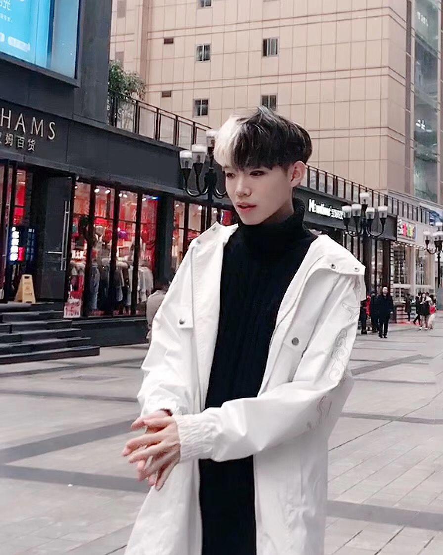 王浩轩给我1000个亿我也不会放弃我的idol梦