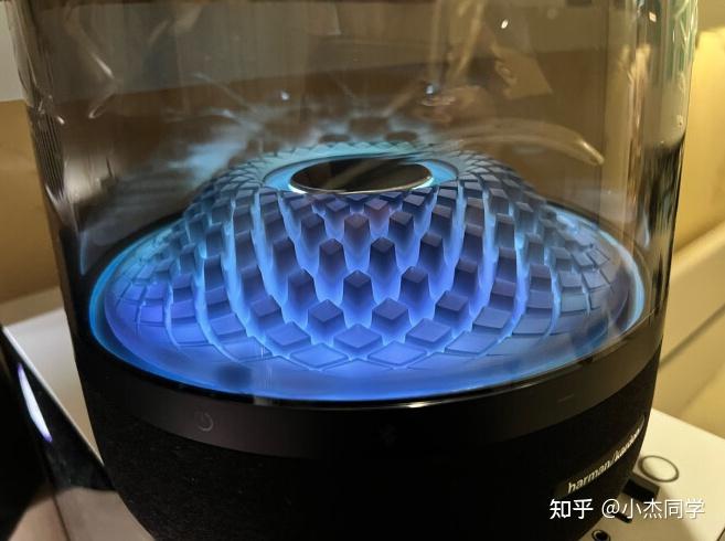 三:哈曼卡顿音乐琉璃四代4代(哈曼卡顿aura studio4)网友使用评测