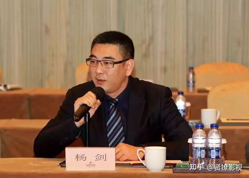 北方,山东三个大区的一把手全部更换,就连地产集团的执行总裁李和栗也