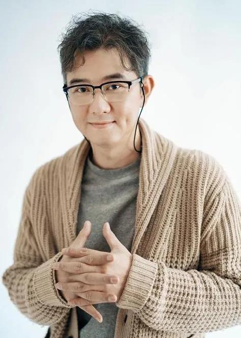 主持人赵川三婚两离凭三寸不烂之舌娶小娇妻