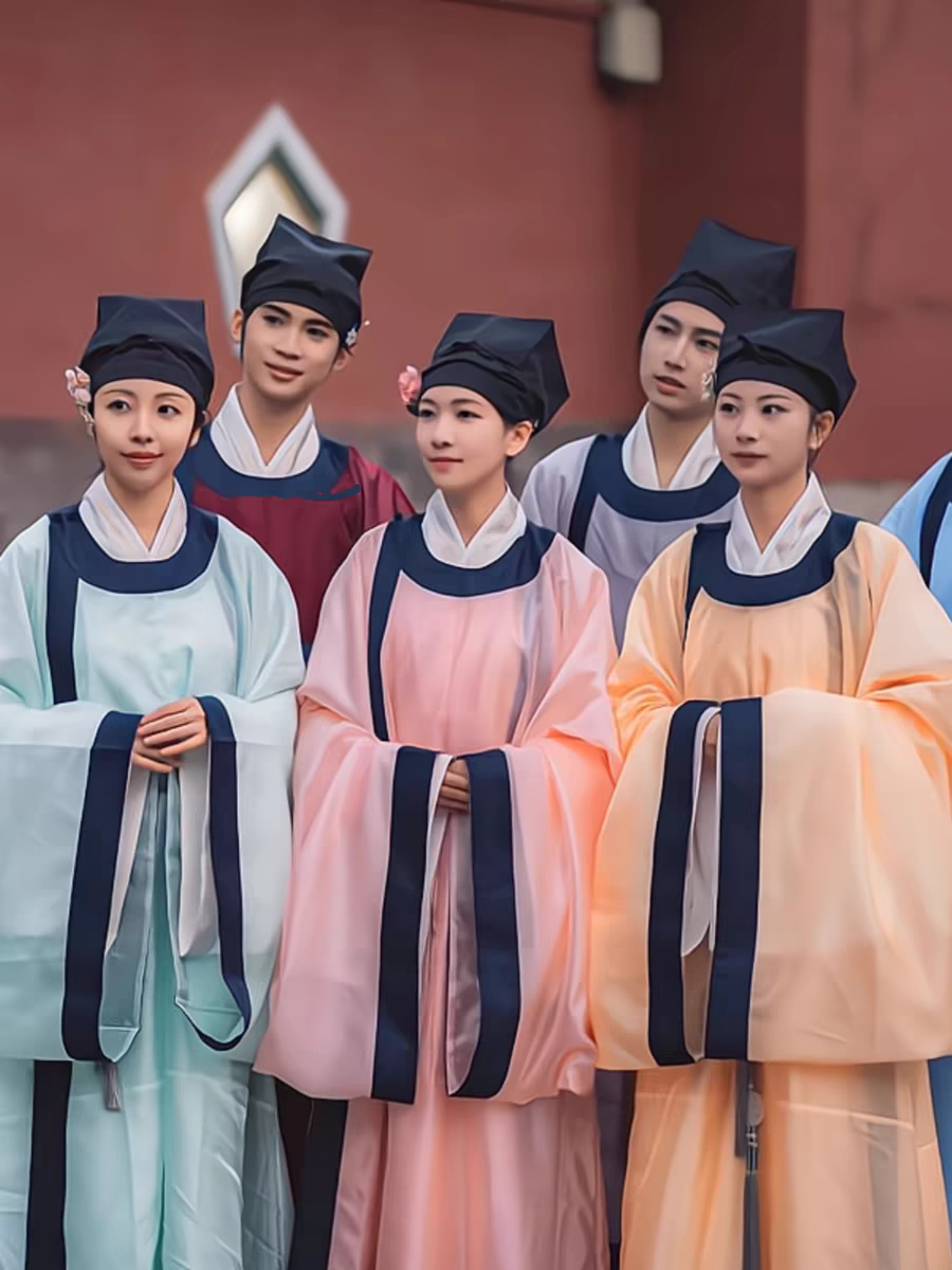 当代中式学位服有哪些选择？ - 知乎