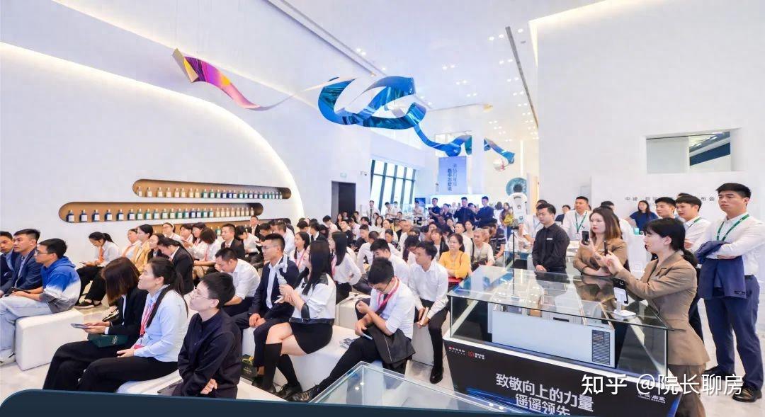 劲爆！楼市再现排队抢房！“银十”稳了？ - 知乎