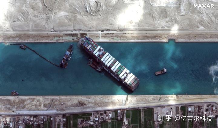 苏伊士运河恢复通航挖掘机表示我太难了