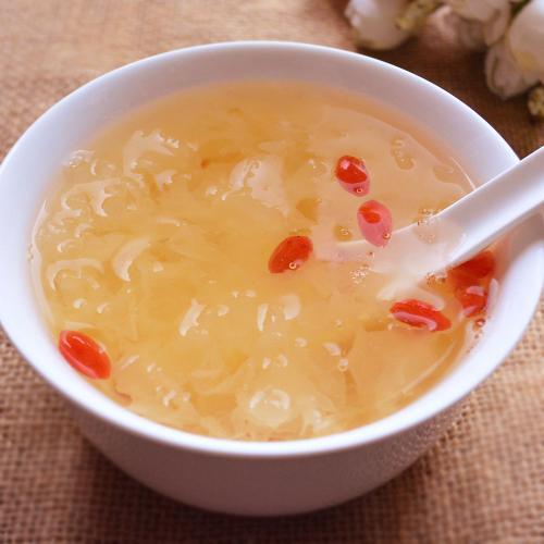 银耳配什么熬粥比较好 v2-0fe2d7ab128cb4f521b2e4d35bc5f909_1440w.jpg