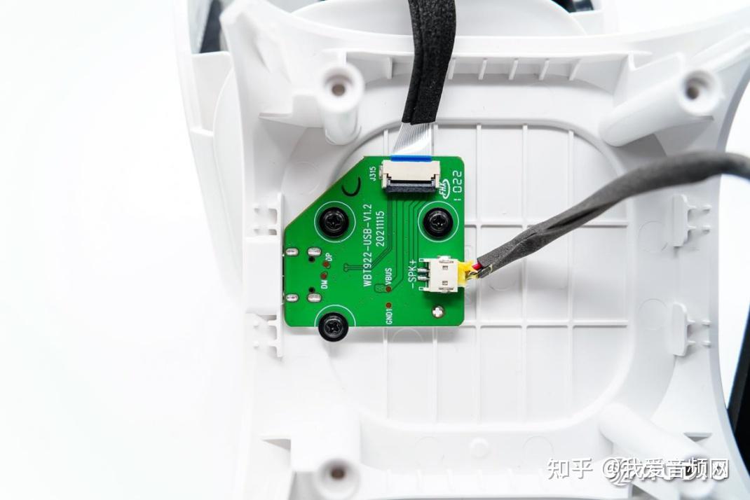 支持wifi/蓝牙连接,小雅小雅语音助手,喜马拉雅魔方智能音箱拆解