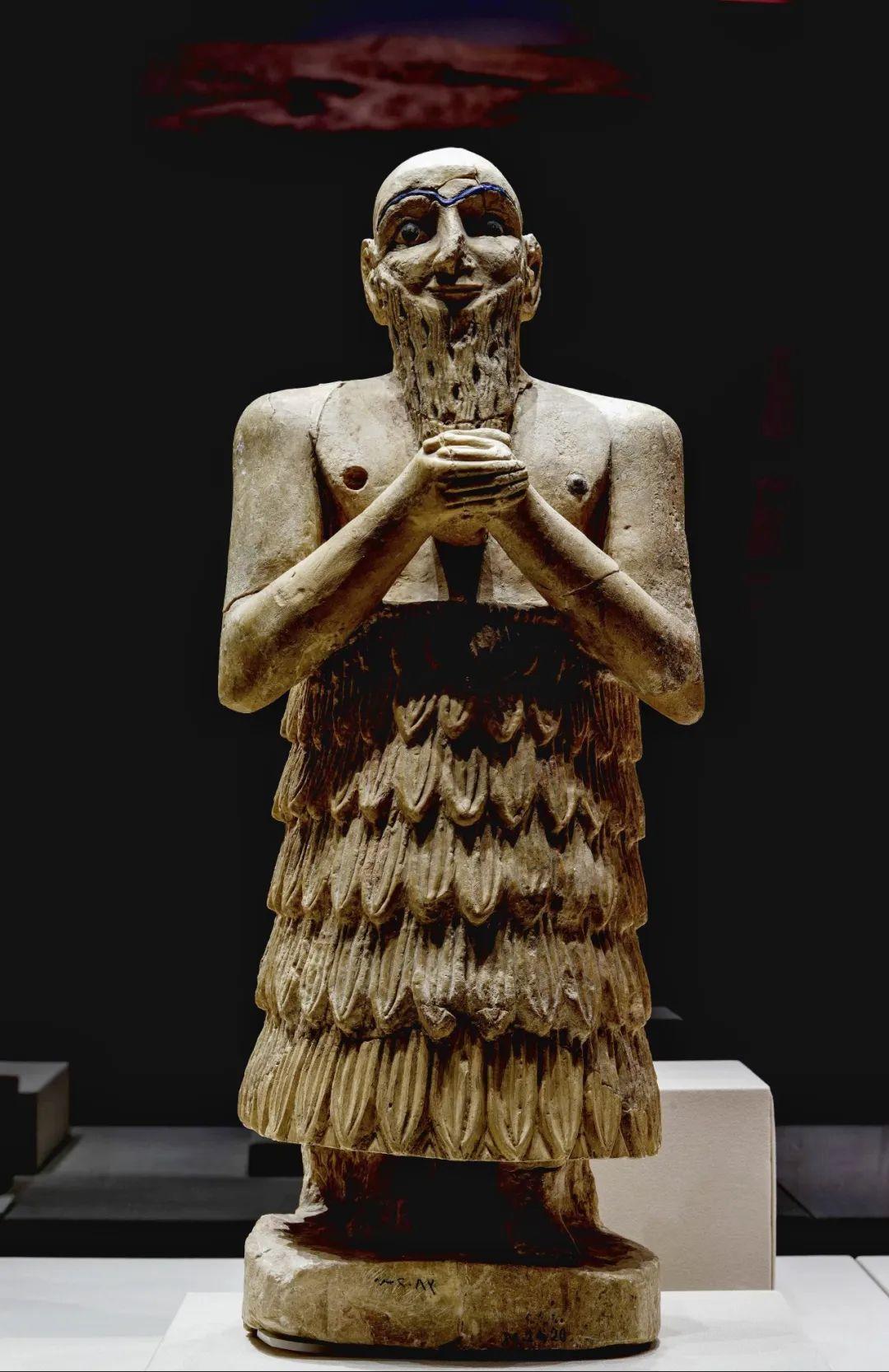 奇怪的潮流男穿半裙女露肩在打扮这件事上古叙利亚人有一套