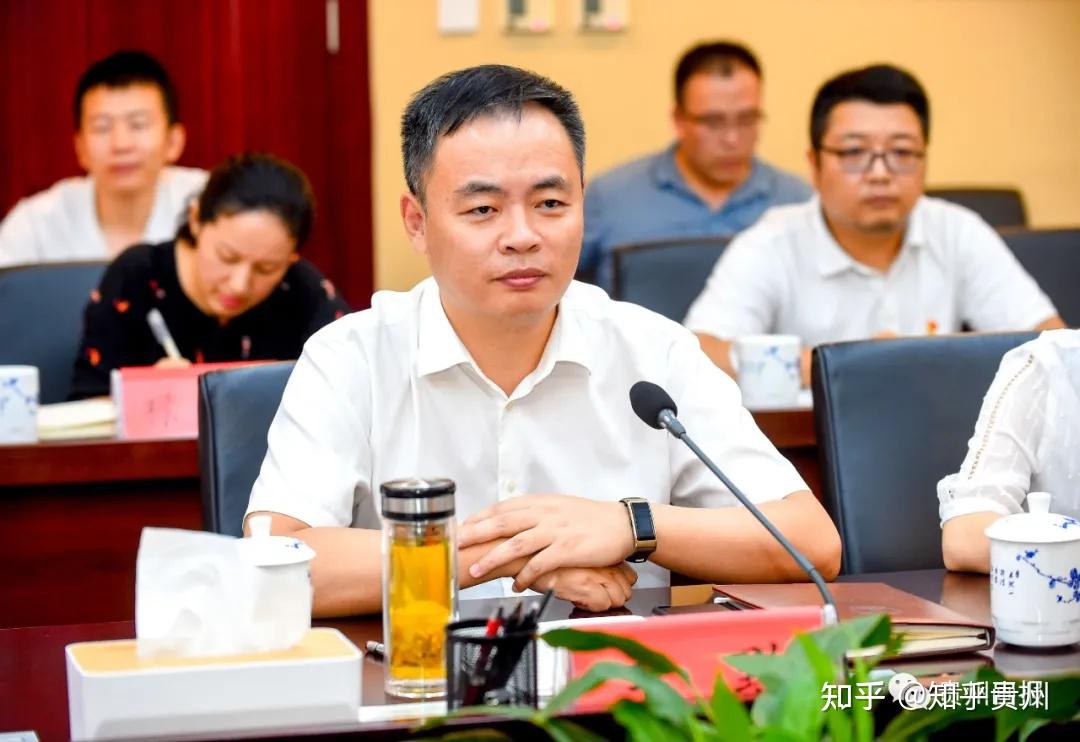 贵州出版集团与贵阳云岩区政府签署战略合作协议