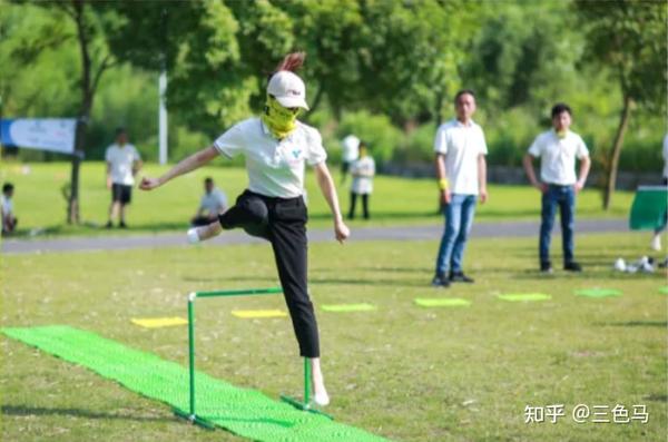 建房子的游戏_游戏团建_建男抢钱团
