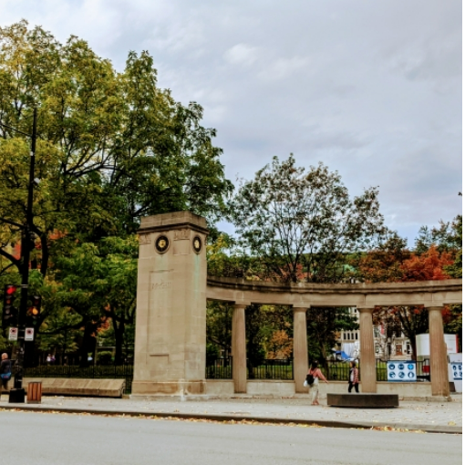 加拿大"最幸运大学"花落谁家