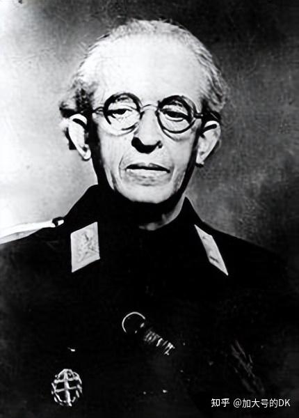 1938年10月3日,军队中的主要将军们威胁总统贝奈斯:如果他不自愿放弃