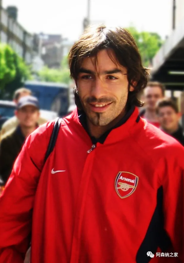 阿森纳之家皮雷壁纸分享