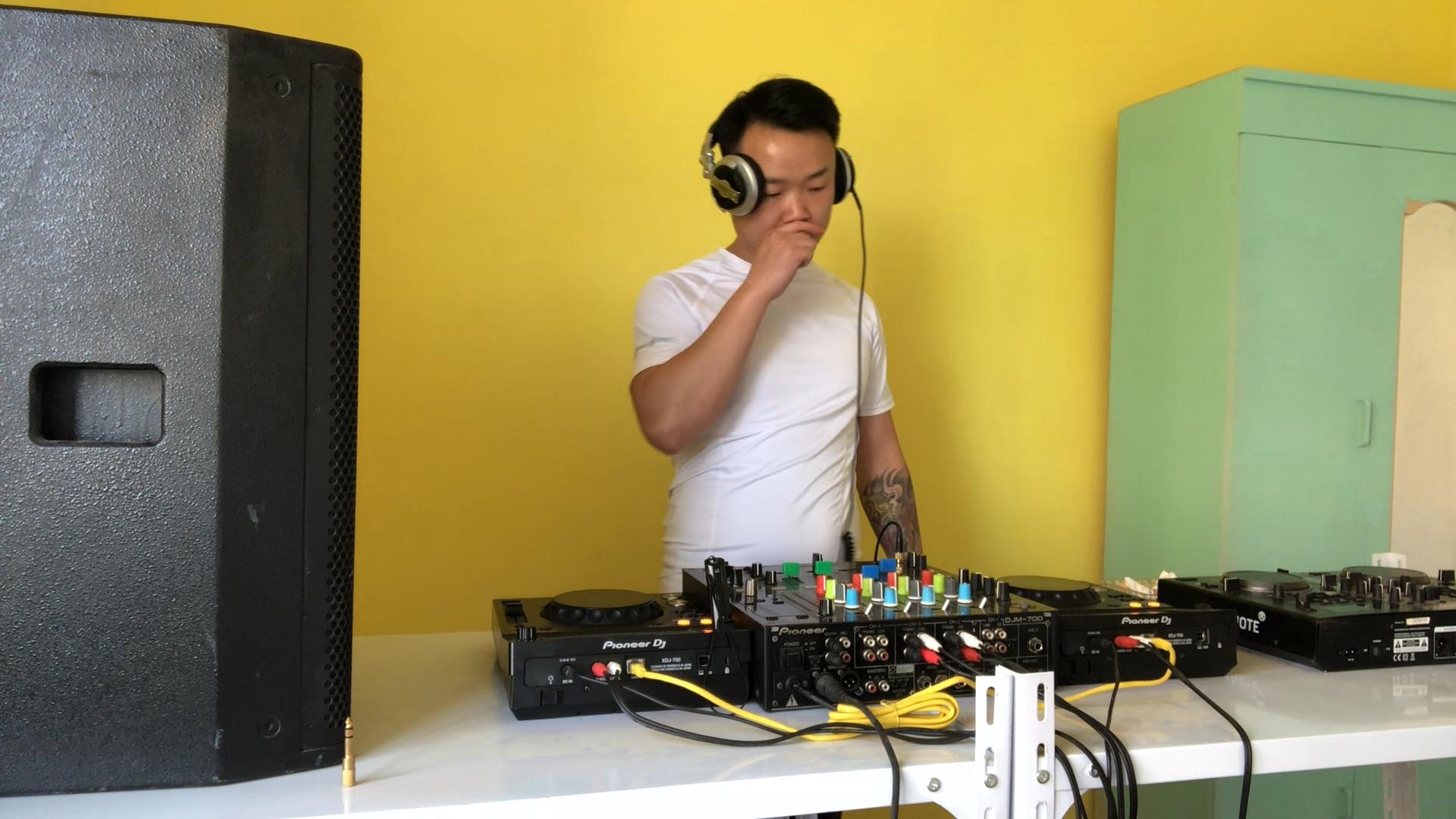 小君广场舞 dj - 性感男声慢摇! king