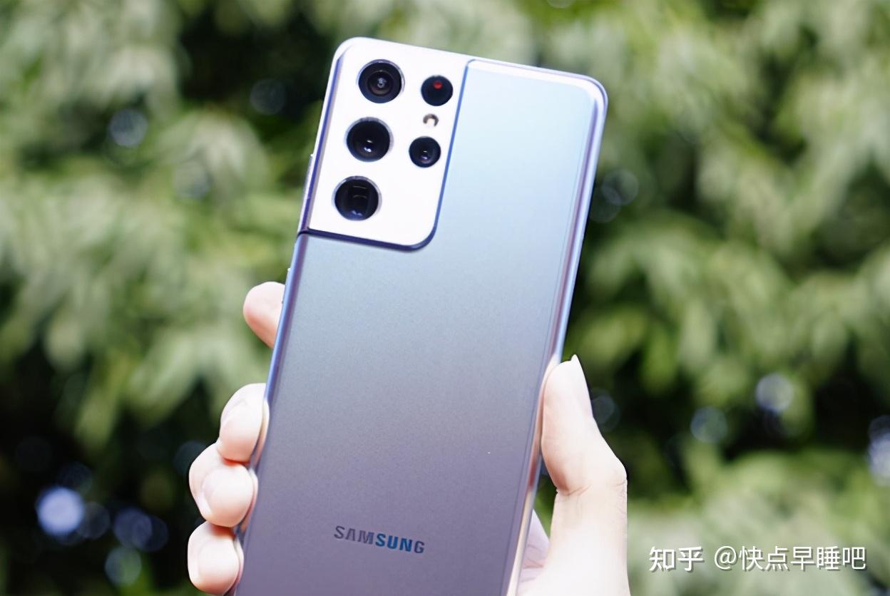 三星galaxy s21uitra:6.8英寸2k微曲面屏