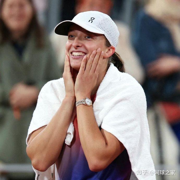 张之臻王欣瑜输球,张帅一轮游,辛纳阿卡同晋级,斯瓦喜庆生日