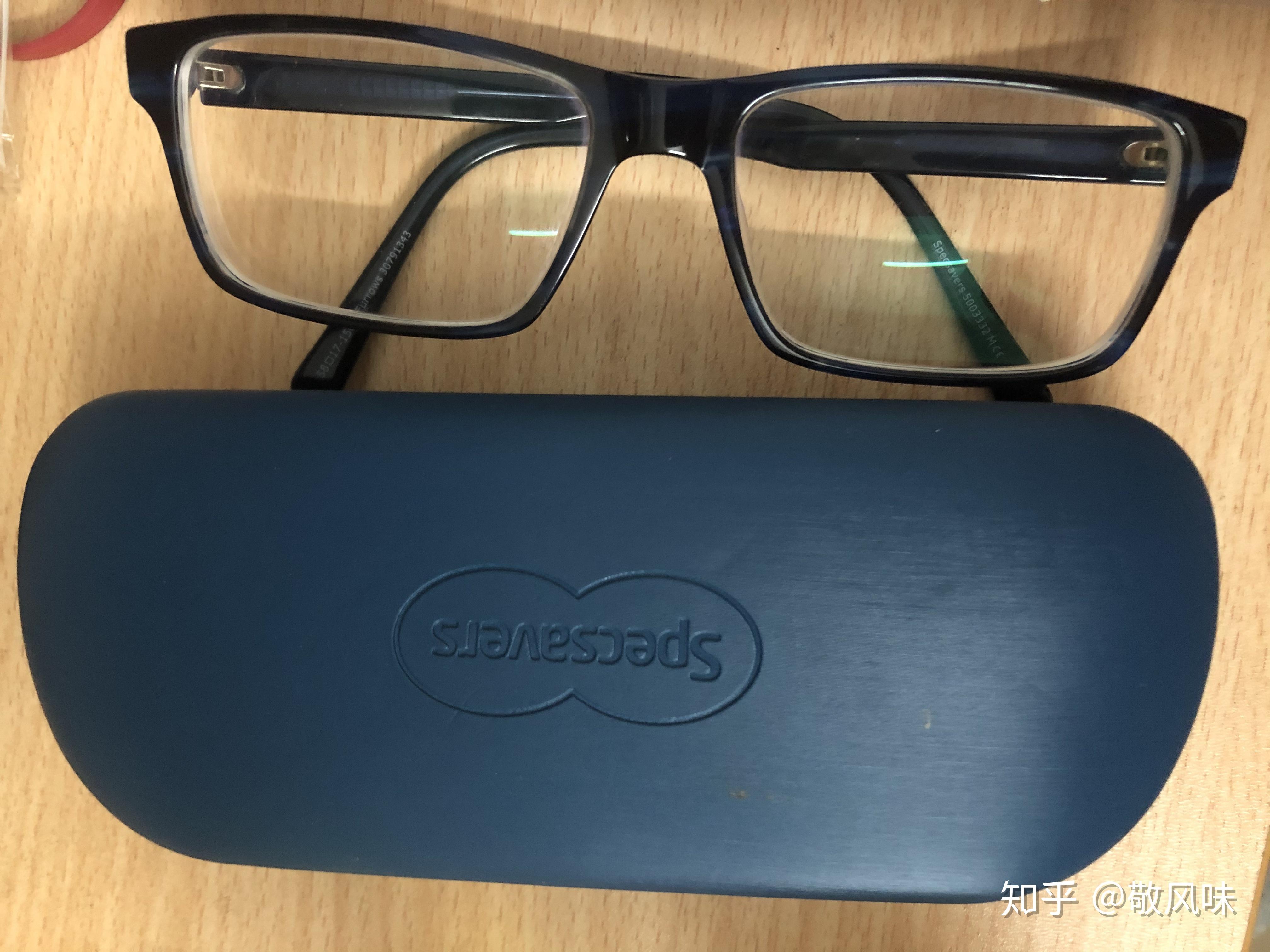 这边的眼镜店看起来要比国内专业些.