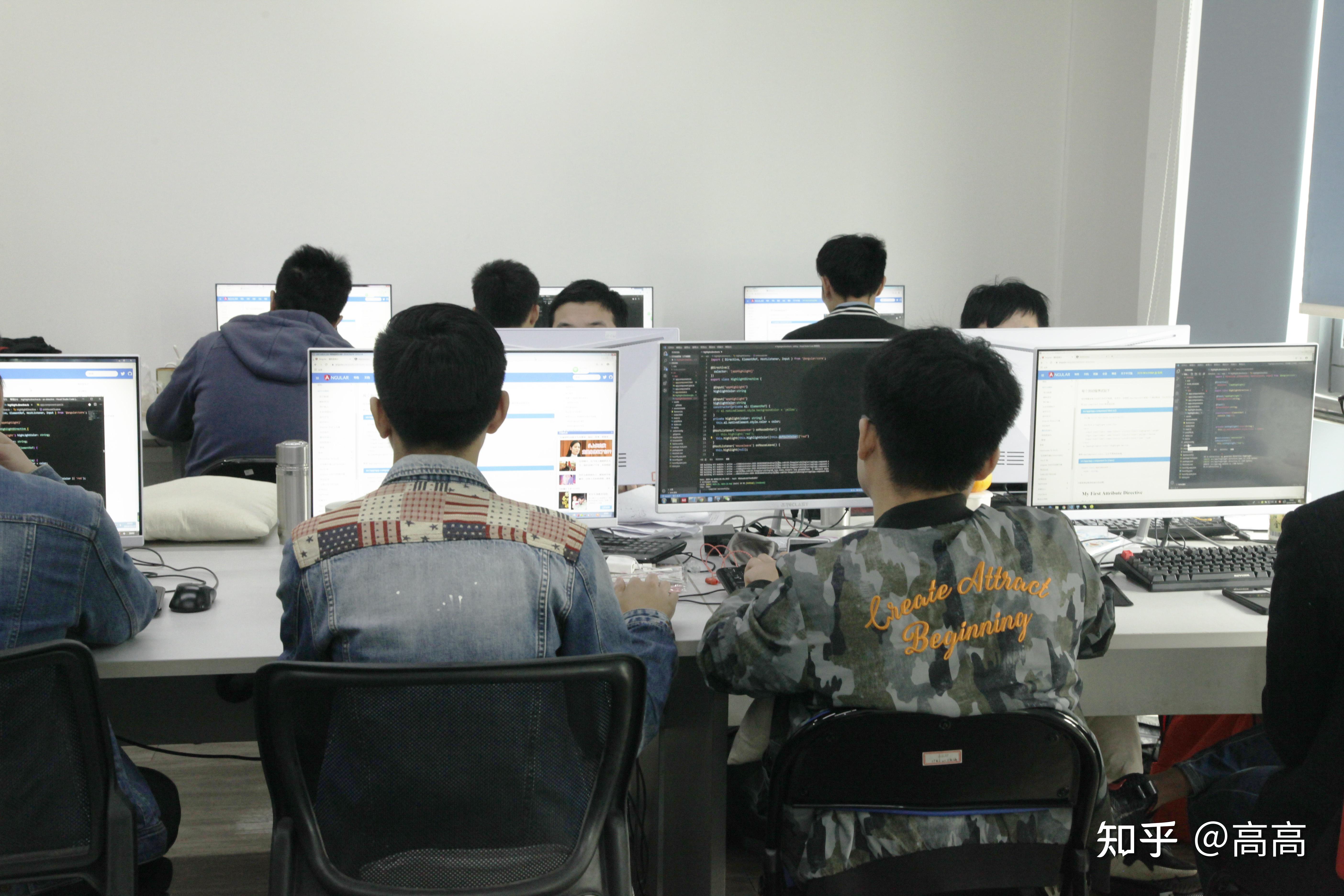 苏州园区java培训学校女生学java还是前端有优势