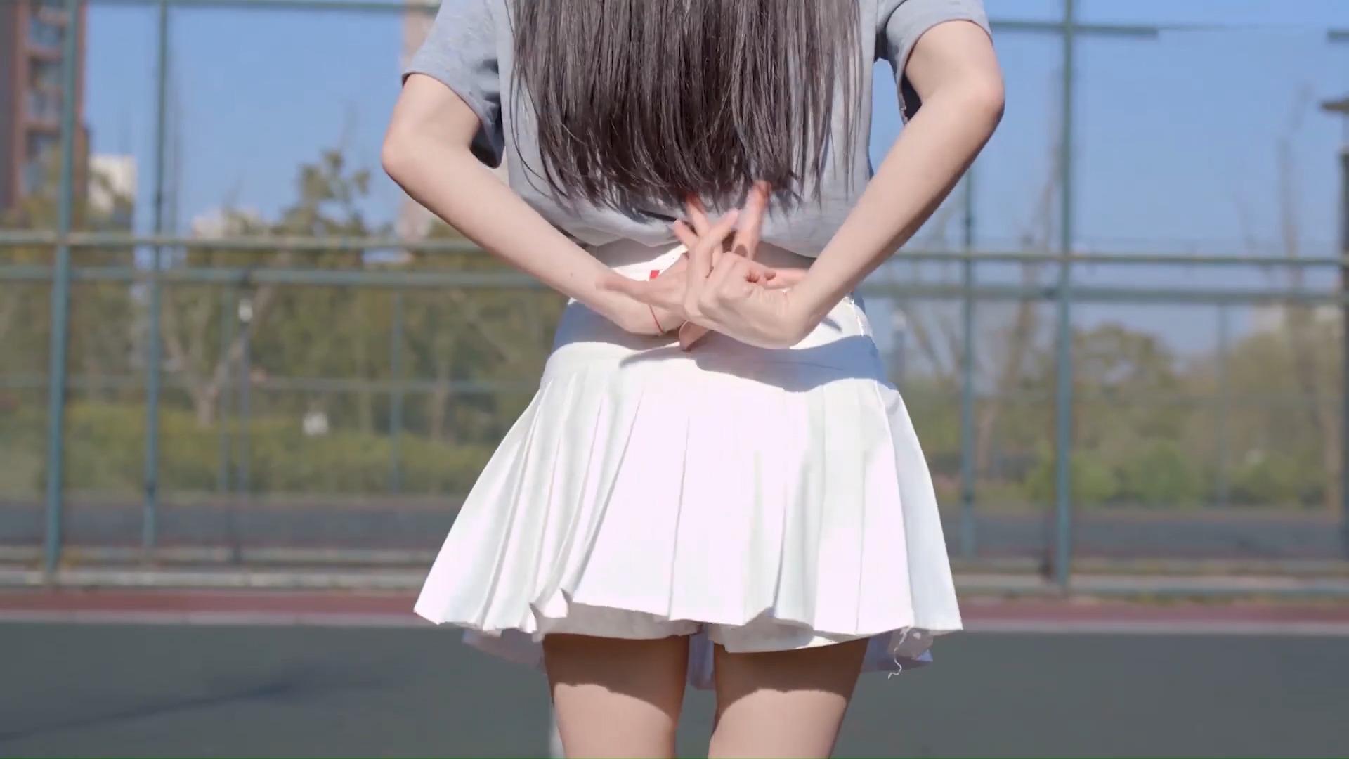 欣小萌今天天气好去天台蹦个迪