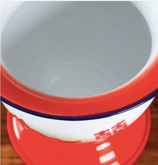 但看外网这情况,这痰盂貌似不仅被重新定义为"冰桶",外国卖家还为它们