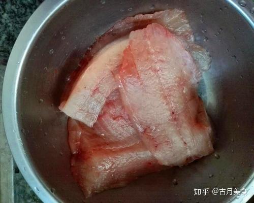 自己怎么做鱼丸比较q弹 v2-1276facc8fd24096a636013663c4ece1_r.jpg