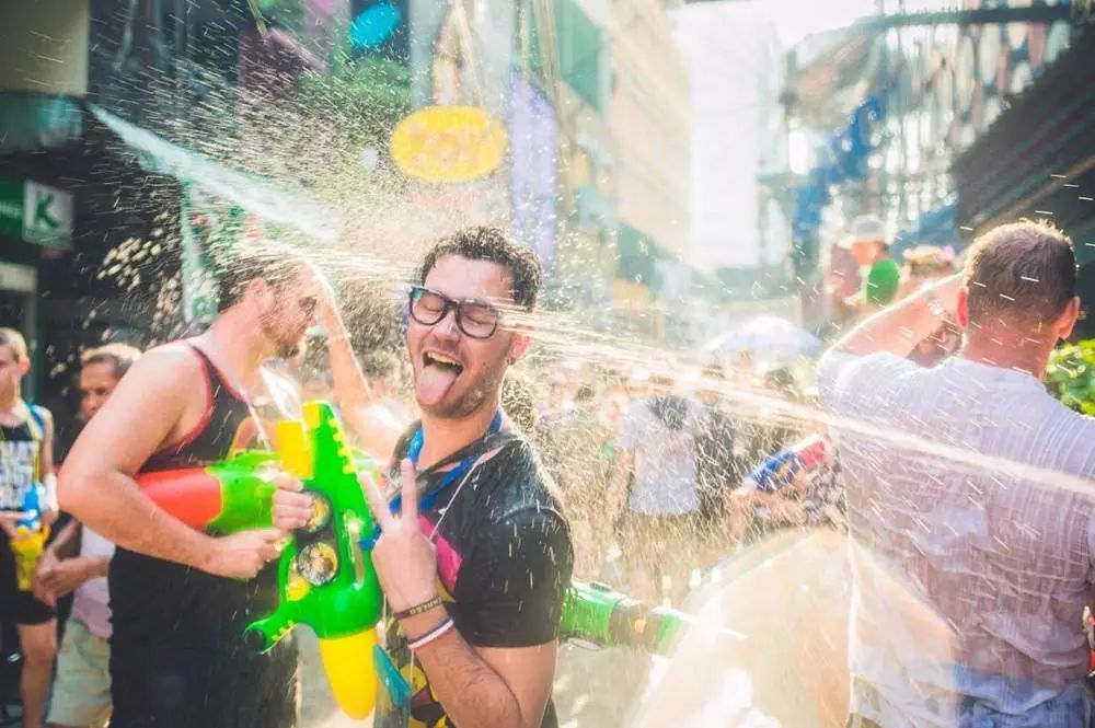 去泰国泼水节湿身狂欢你还差这篇最强攻略