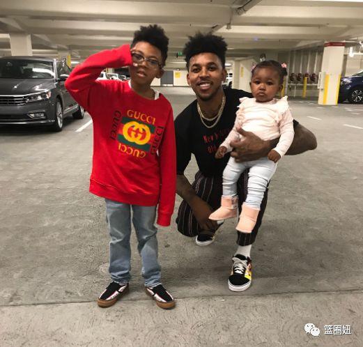 尼克杨可是说是对两个孩子十分宠爱了现在的社交网络