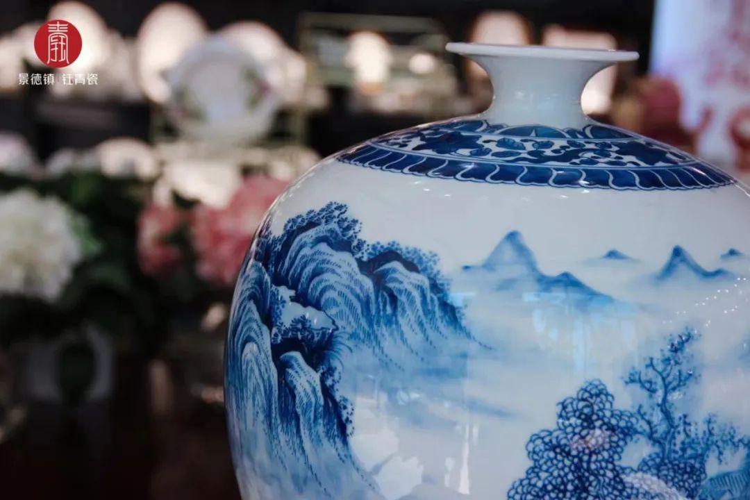 中国，景德镇，青白釉風景画花瓶 中国，景德镇，青白釉風景画花瓶 - メルカリ