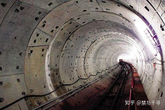哪里发生地陷 v2-130fd33238439ea0ac04a964c6539a02_r.jpg