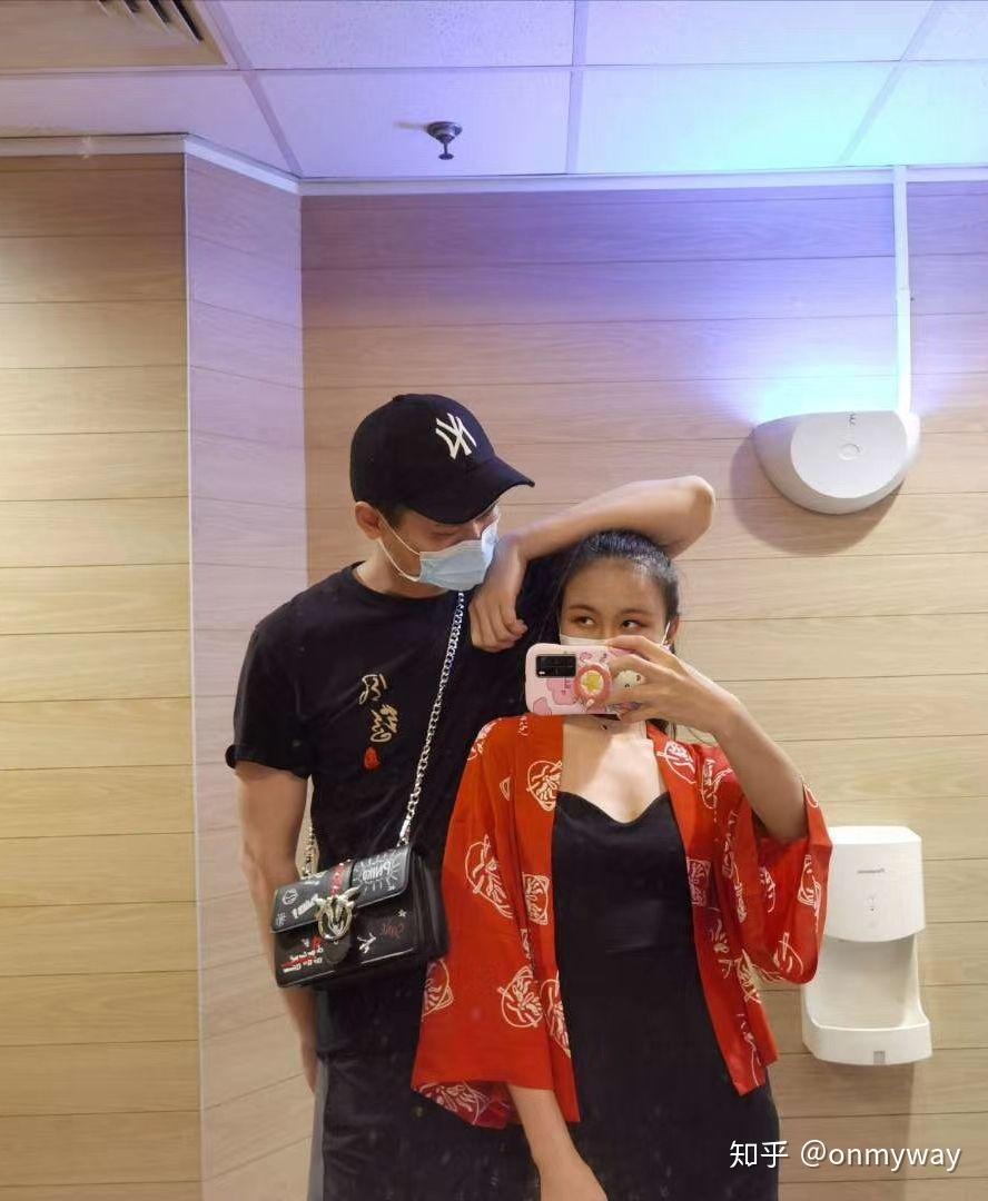 身高一米九二的男生应该找多高的女生做女朋友?