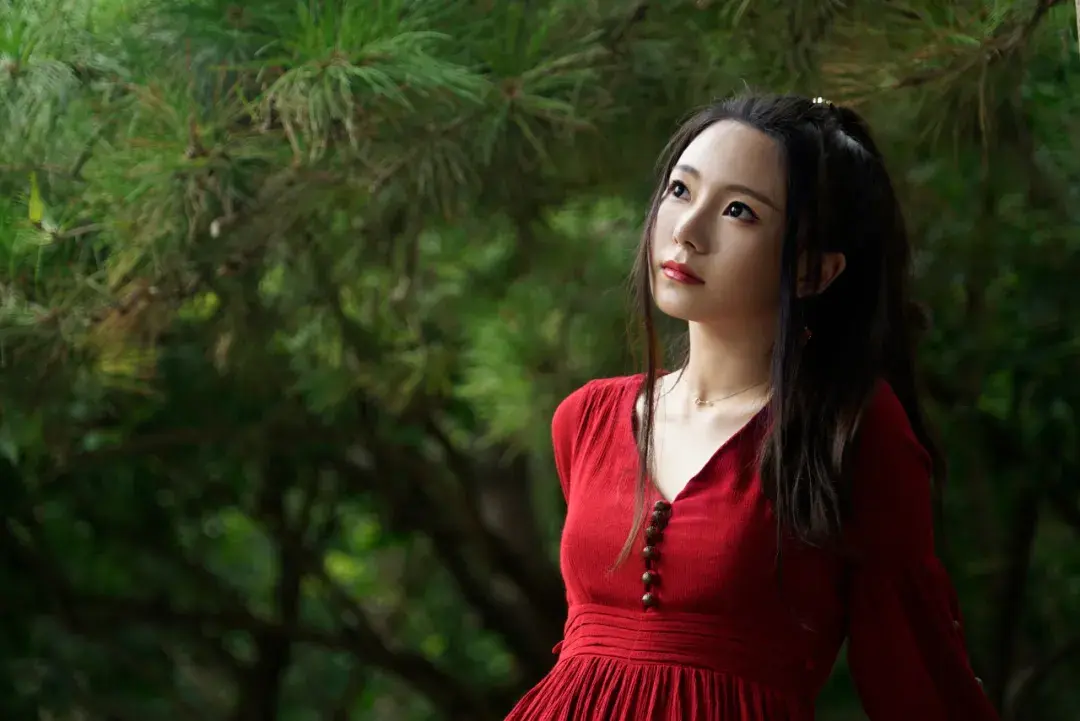 沈念如说:"我当时参加了中国声优选拔大赛,在比赛中拿了第二名次,获得