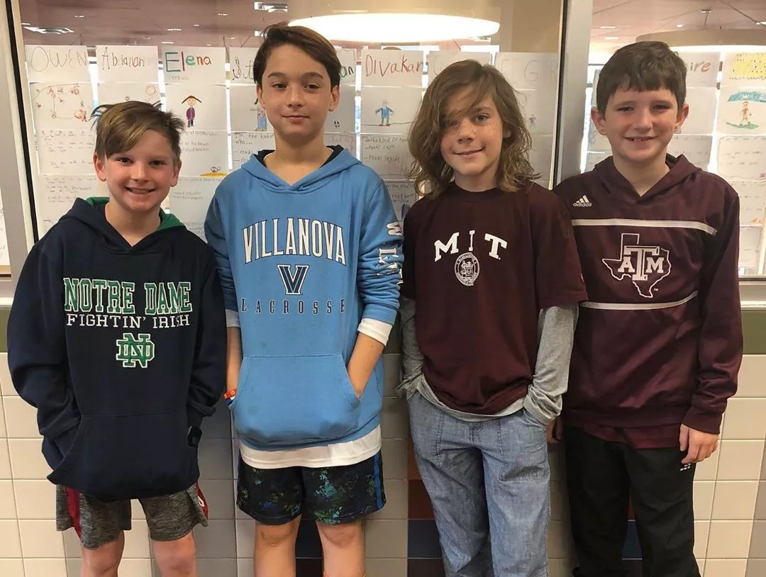 美国的校服文化承载了美国大学的什么精神