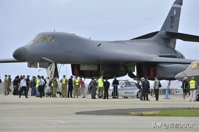 f101渦扇發動機美國空軍王炸裝備兩代b1槍騎兵轟炸機