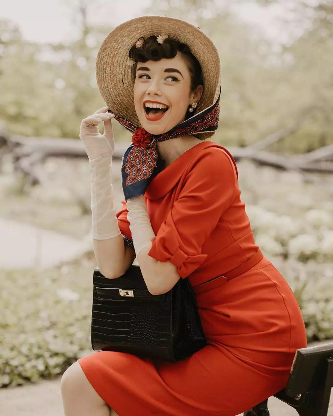 现实版麦瑟尔夫人这个法国小姐姐复古穿搭美成画优雅永不过时