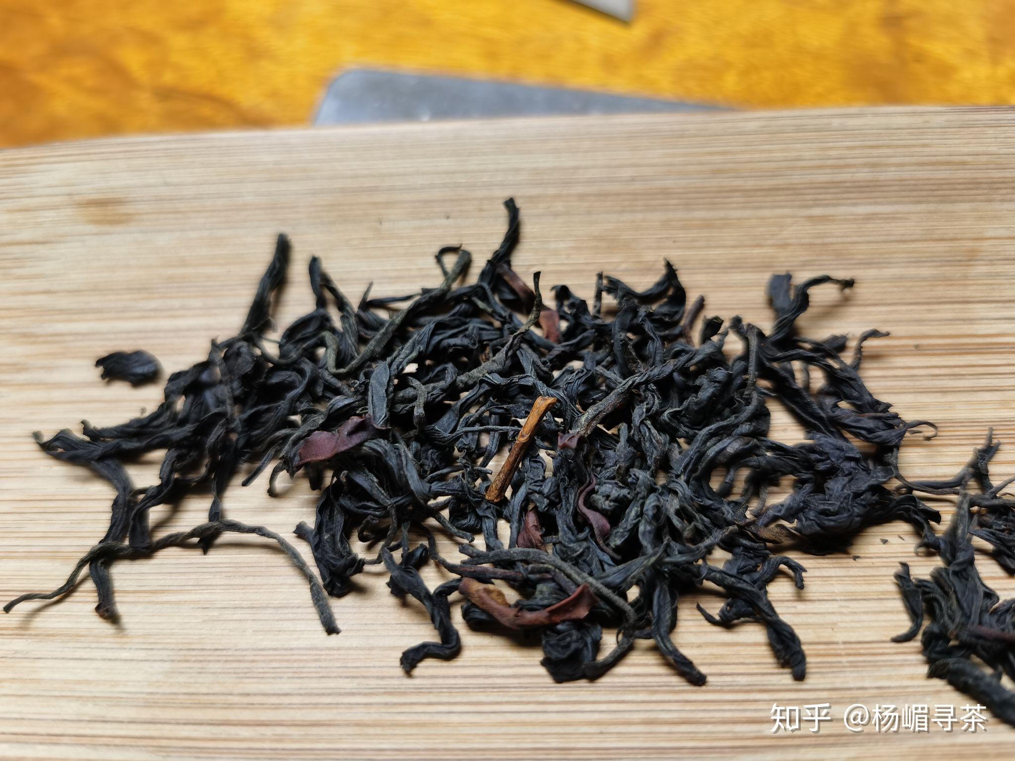 这样的红茶有受潮吗?能喝吗?