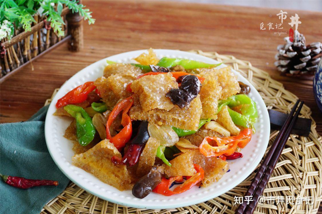 在炎热的夏季烧皮肚