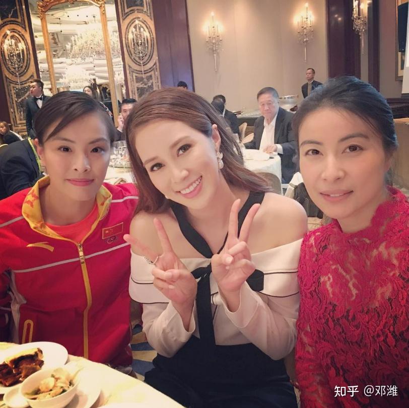 李嘉欣聚会为什么总"镶边"?看香港阔太圈"c位潜规则" - 知乎