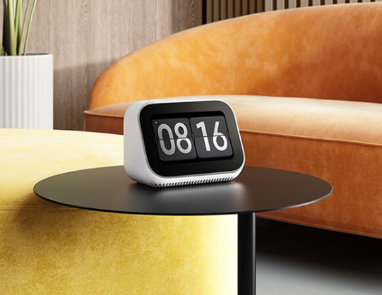 市场销量排名第一的蓝牙音箱是小米的触屏音箱.