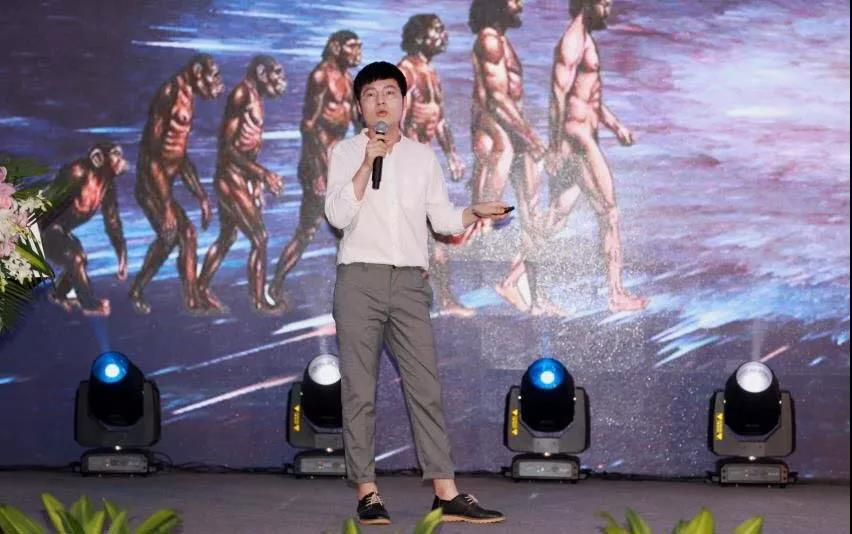 凹凸八周年庆典圆满落幕栉雨沐风从心出发绘制教培行业新蓝图