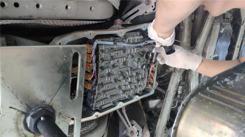 保时捷卡宴变速箱维修案例分享