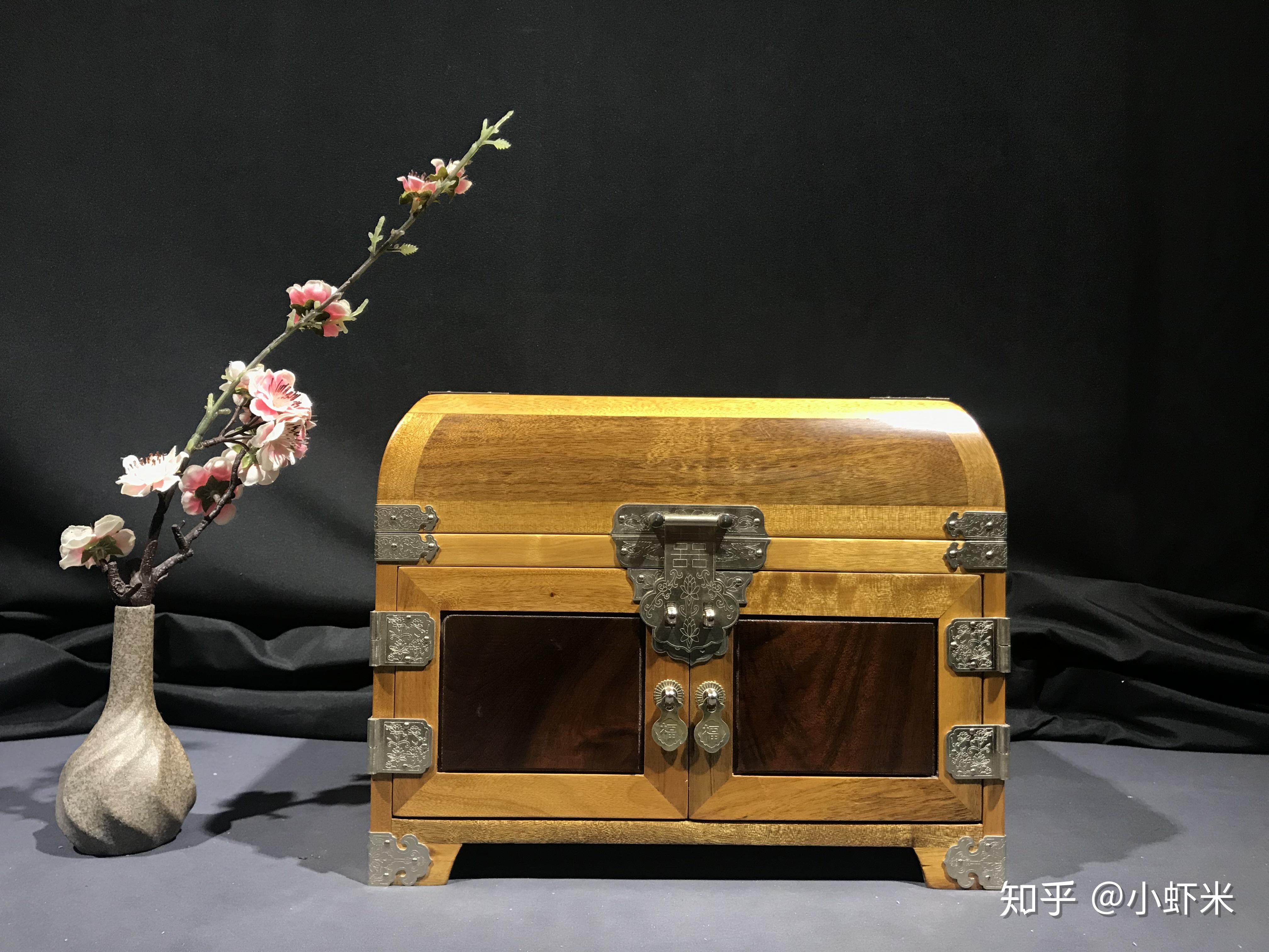 金丝楠木官皮箱