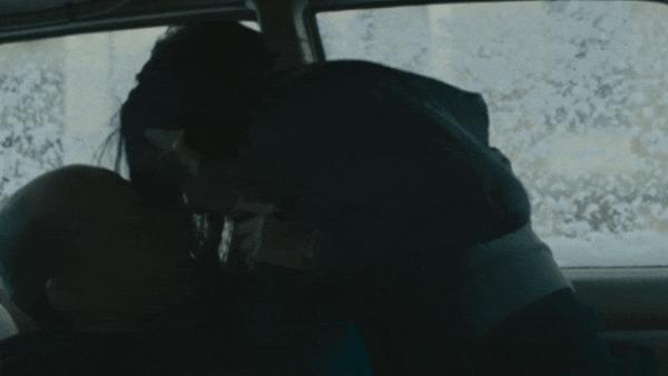 《阿诺拉》备受争议,尺度爆炸!