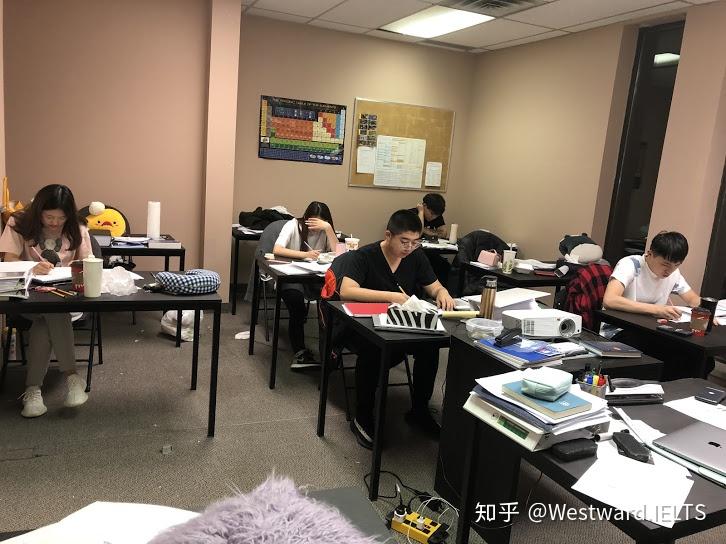 西程国际学校十二年级晚自习