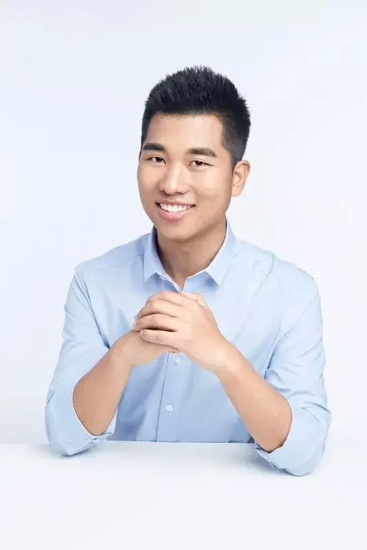 南京大学硕士研究生,2014年加入新榜,历任运营编辑,内容总监,私域运营