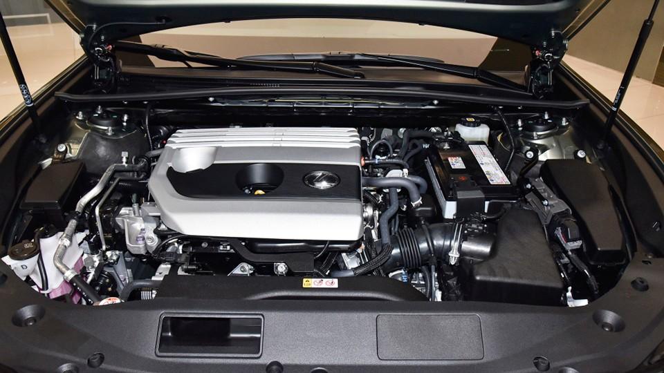 加92送保养燃油版雷克萨斯es养车是不是真省钱