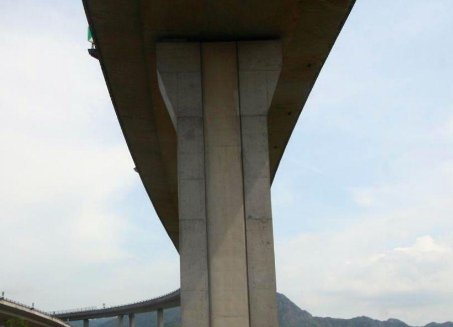 「卡本结构加固」独柱墩桥梁如何加固?