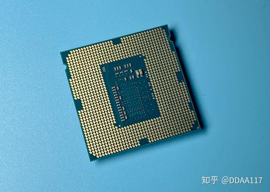 它属于罕见的第五代酷睿i5处理器,上面还有一款大哥叫i7-5775c,它俩是