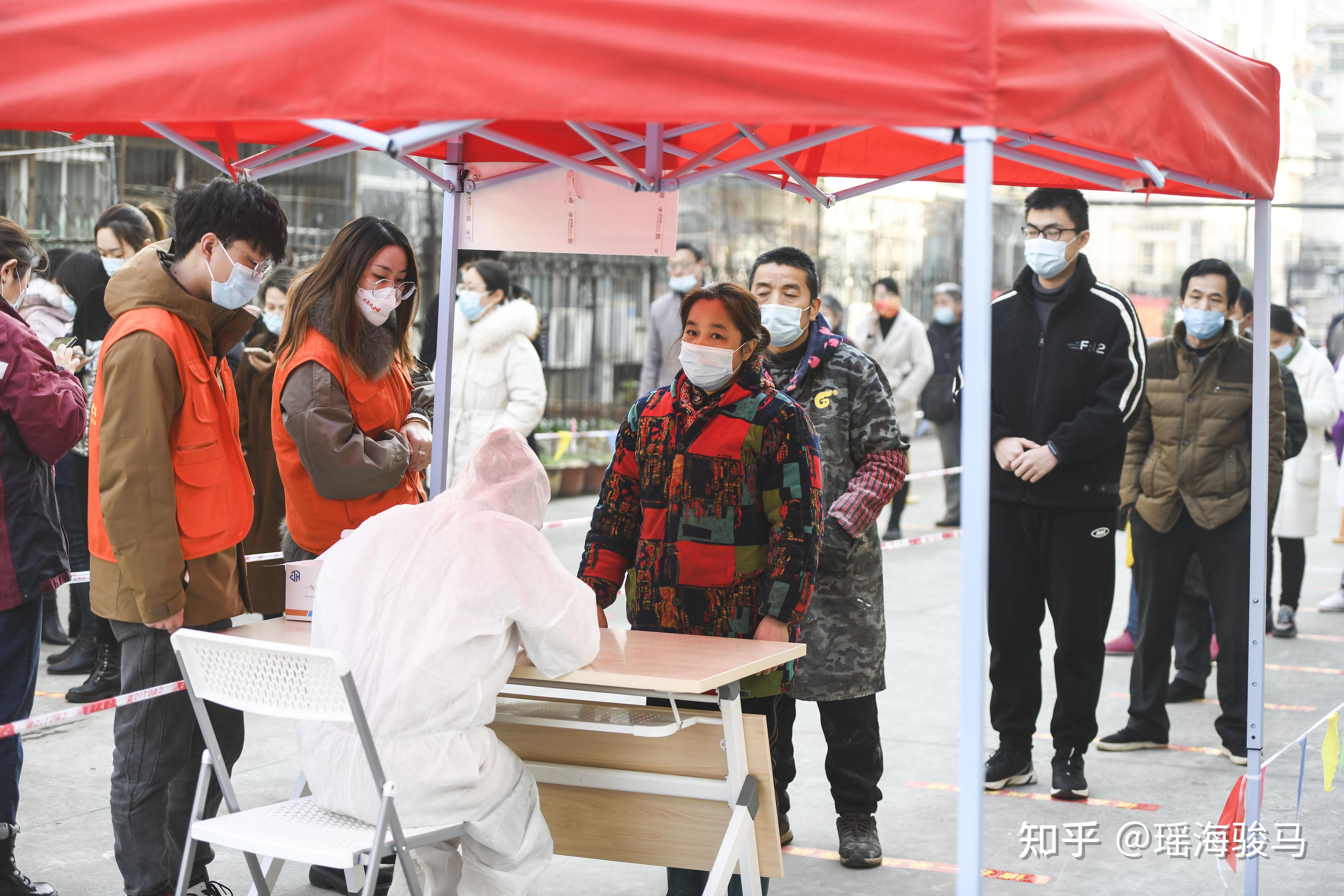 合肥市瑶海区三里街街道:开展冬季新冠疫情防控应急实战演练